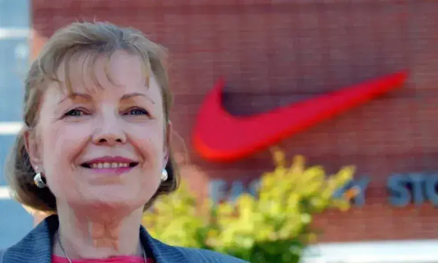 Carolyn Davidson - Image 1