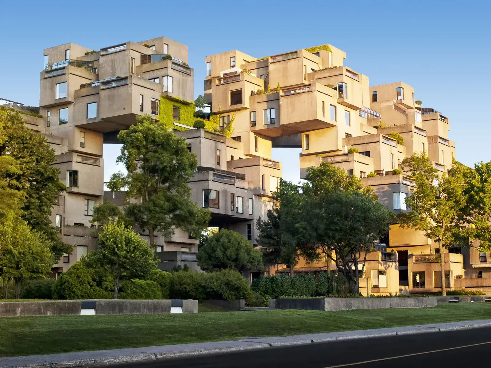 Habitat 67 - Image 2